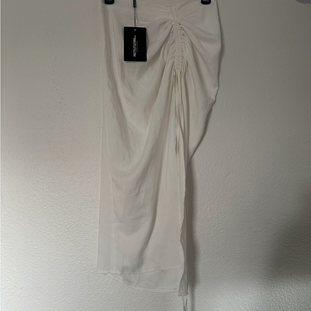 NWT PrettyLittleThing White Woven Detail Ruched Midi Skirt PLT - Picture 3 of 7